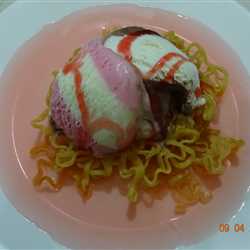 Indomie Crepes Jelly Mawar plus Es Krim 